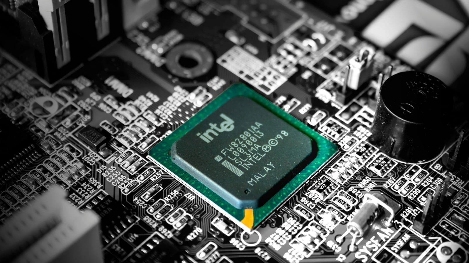 Intel hits 500 AI models milestone for Intel Core Ultra processors - All the details