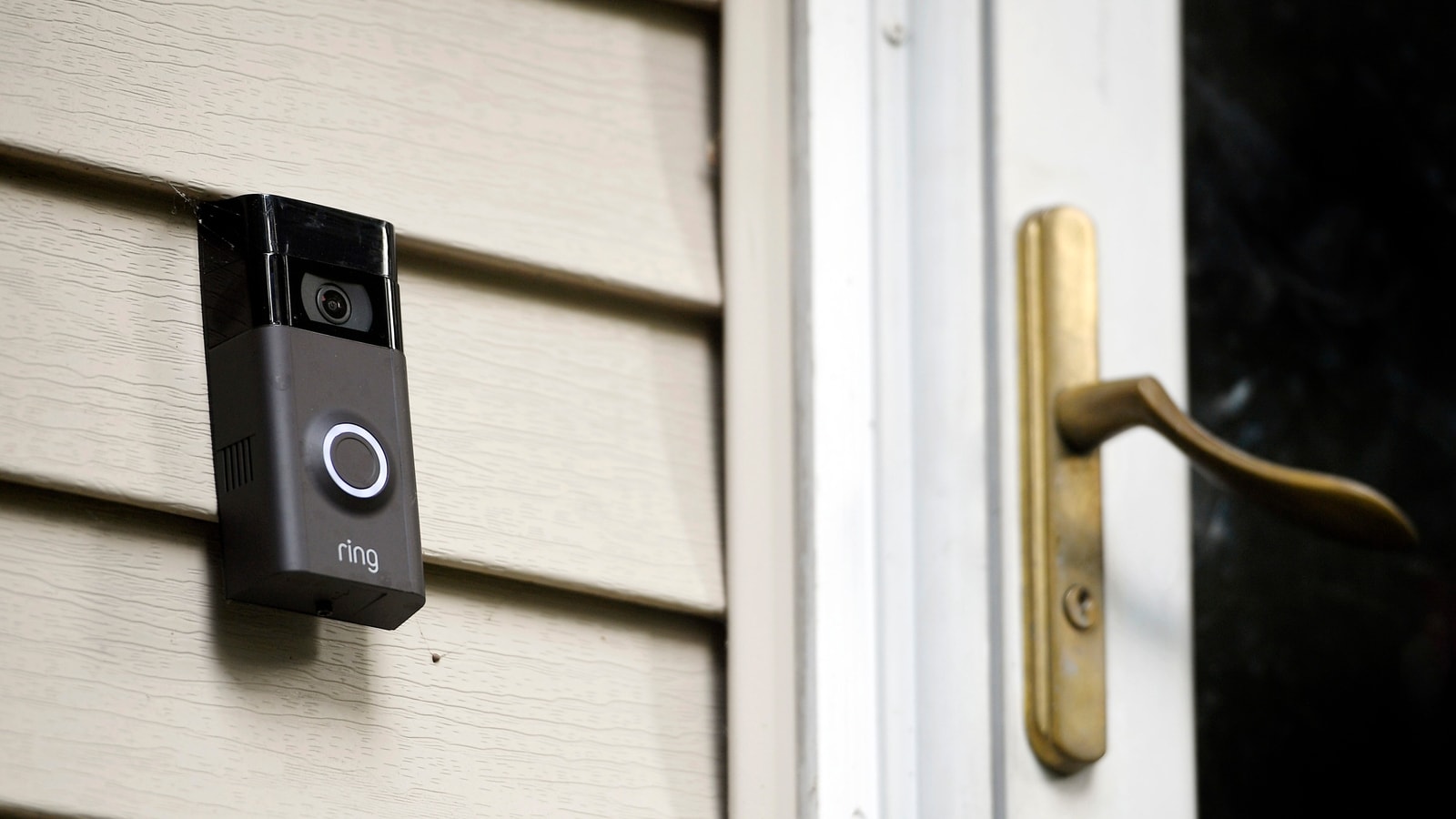 Amazon’s ring to stop letting police request doorbell video from users